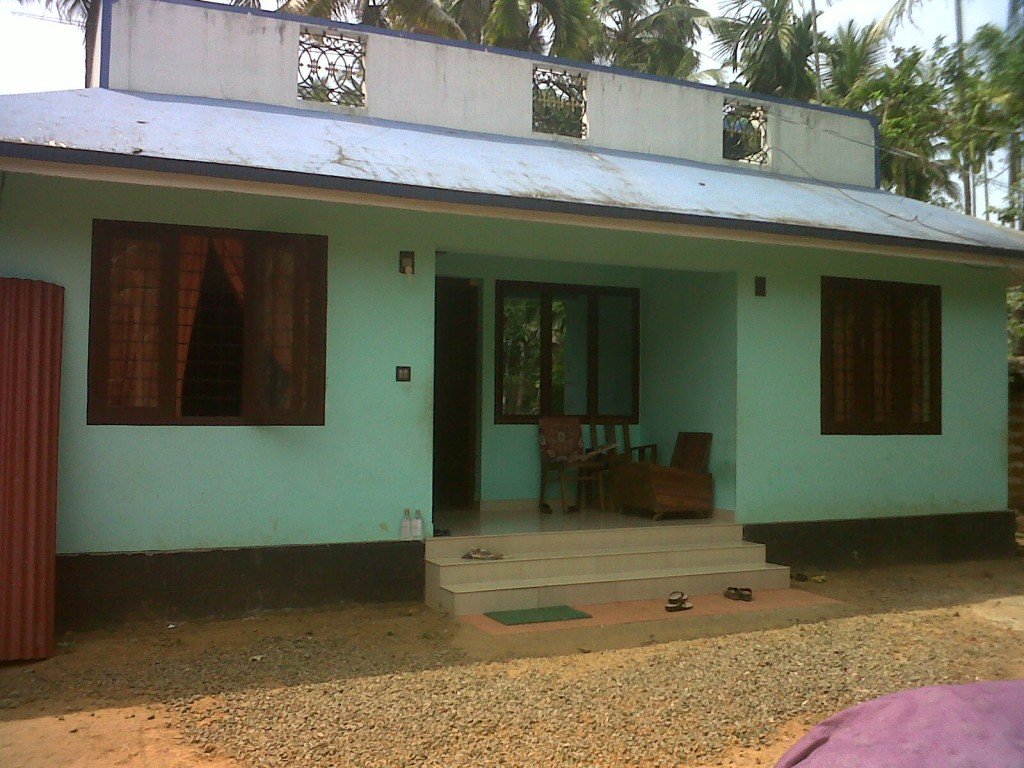 7.5 cent land 1200 sqft house sale in kuttikadu Chalakudy Properties